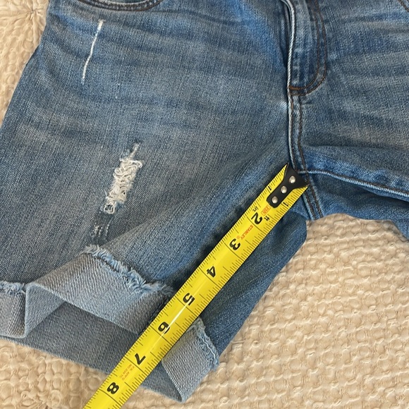 KUT from the KLOTH Mid-Rise Denim Shorts Size 2 - Picture 5 of 7
